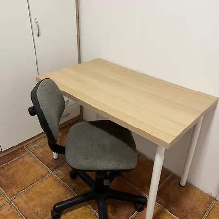 Privatunterkunft And Affordable In Basement *