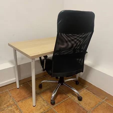 And Affordable In Basement * クラクフ