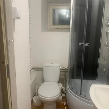 And Affordable In Basement Kwatera prywatna *